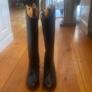 Girls equestrian boots